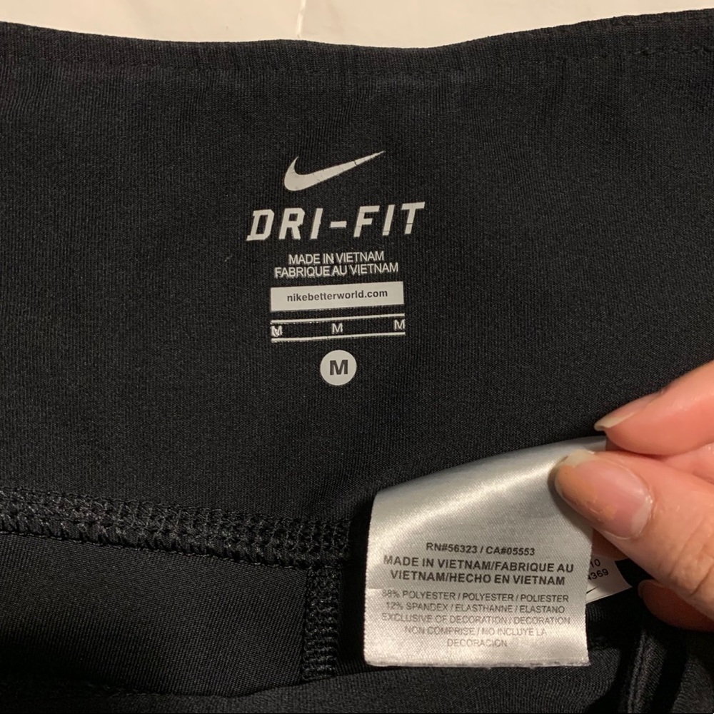 🛍Black Nike Dri-Fit Capris - Picture 5 of 5